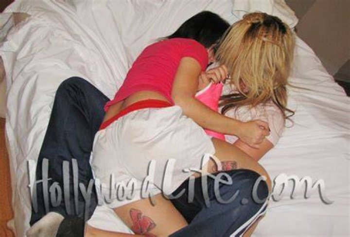 010511_jenelle_gallery_aaKhSjDA