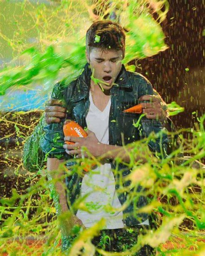 041912_justin_bieber_outrageous_2