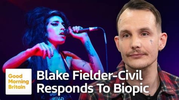 121909_amywinehouse_blakefielder_civil_seukaruk240507a_03