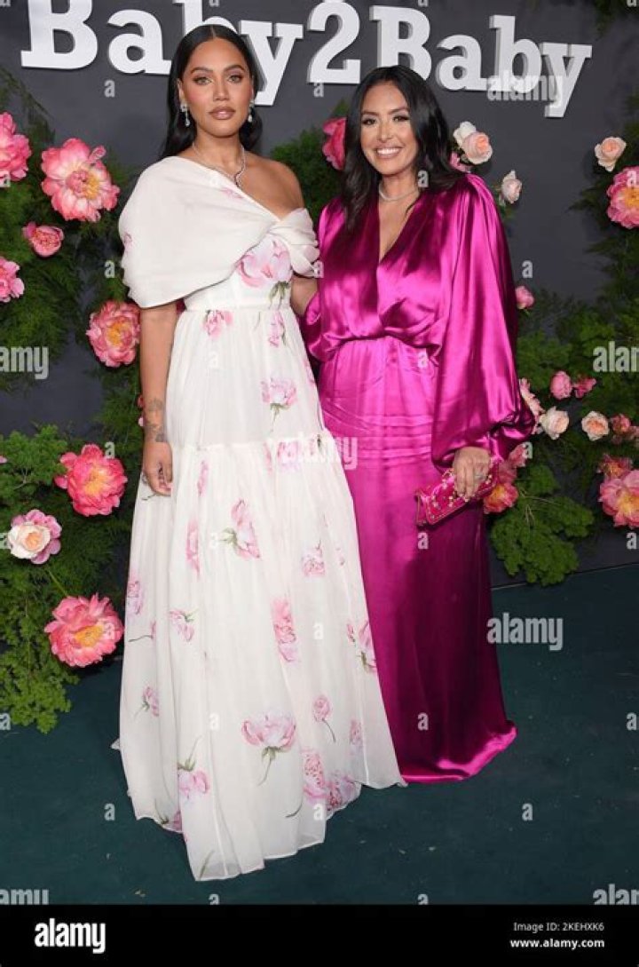 2022 Baby2Baby Gala. 12 Nov 2022 Pictured: Kim Kardashian. Photo credit: OConnor / AFF-USA.com / MEGA TheMegaAgency.com +1 888 505 6342 (Mega Agency TagID: MEGA917384_035.jpg) [Photo via Mega Agency]