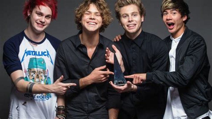 5-seconds-of-summer-teen-choice-awards-2015