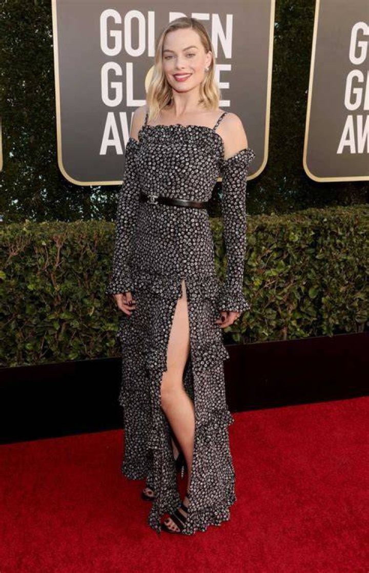 78th ANNUAL GOLDEN GLOBE AWARDS -- Pictured: Salma Hayek arrives to the 78th Annual Golden Globe Awards held at the Beverly Hilton Hotel on February 28, 2021. -- (Photo by: Todd Williamson/NBC)