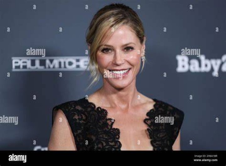 Actress Julie Bowen arrives at the Baby2Baby 10-Year Gala 2021 held at the Pacific Design Center on November 13, 2021 in West Hollywood, Los Angeles, California, United States. Baby2Baby 10-Year Gala 2021, West Hollywood, United States - 14 Nov 2021