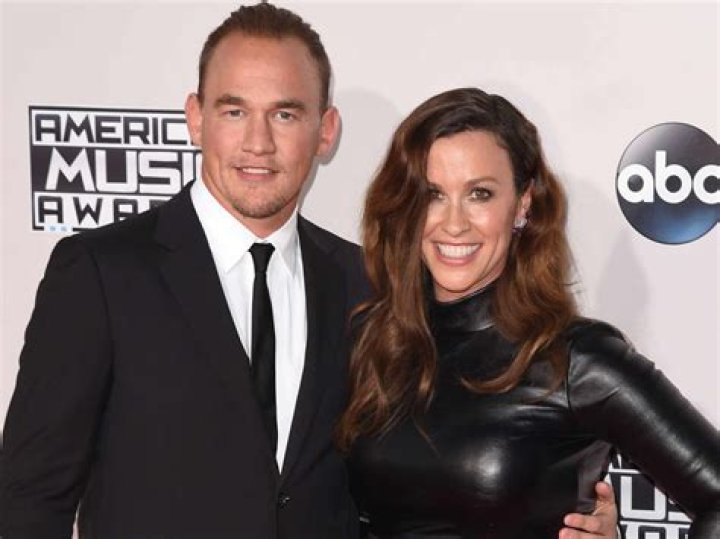 alanis husband