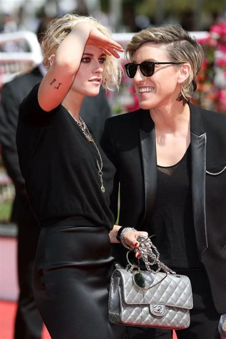 Alicia Cargile and Kristen Stewart Kristen Stewart out and about, Los Angeles, America - 23 Jan 2015 Kristen Stewart out for some coffee in Los Feliz