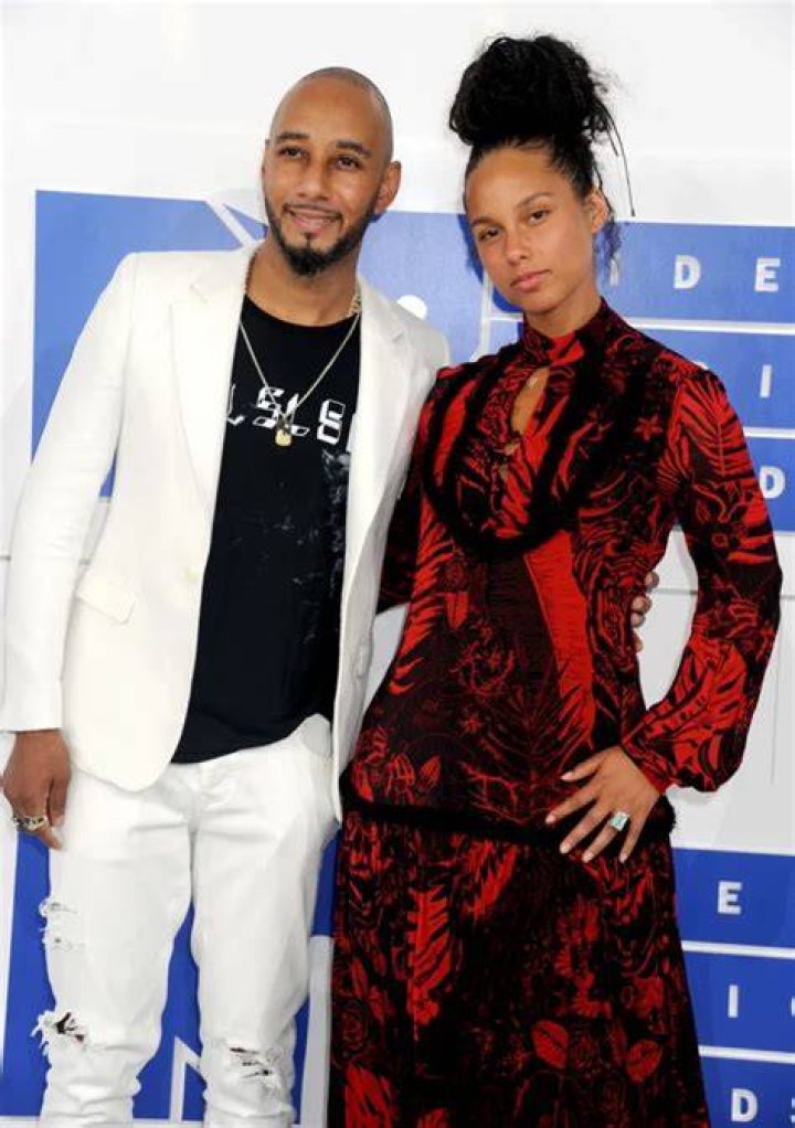 Alicia-Keys-mtv-vma-2016-best-dressed-ftr