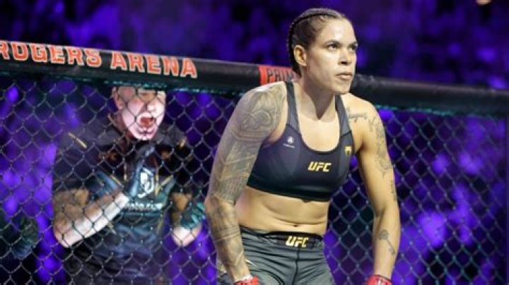 amanda-nunes-7