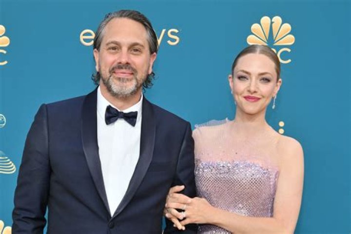 Amanda Seyfried & Thomas Sadoski