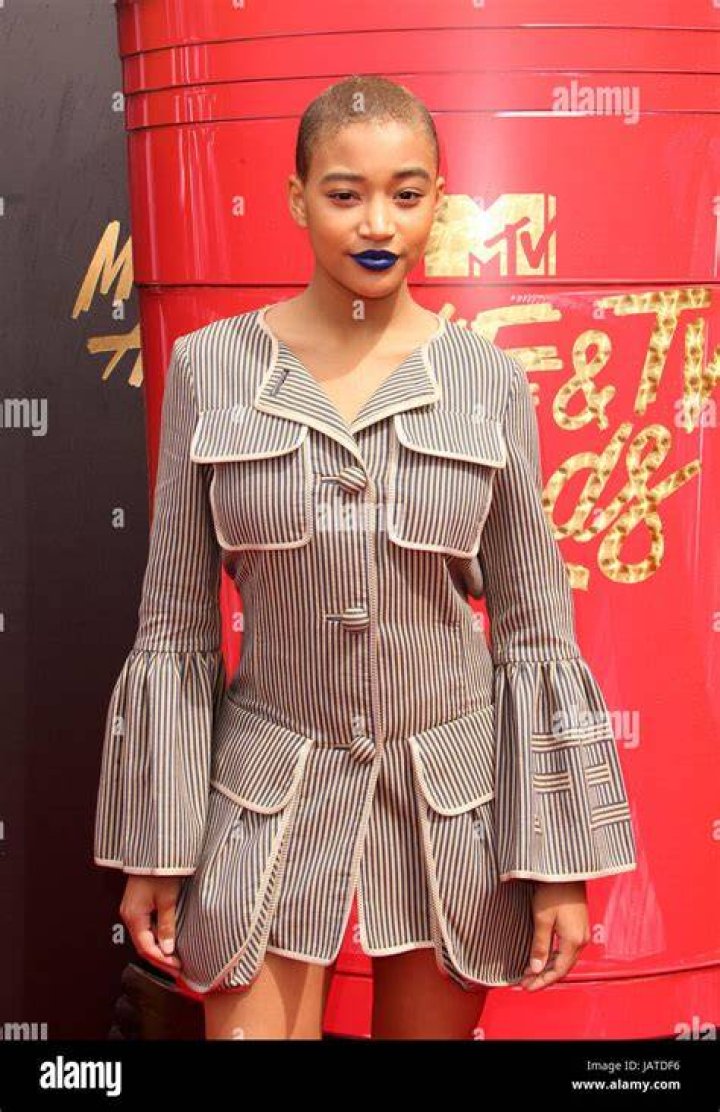 amandla-stenberg-mtv-awards-2017-best-dressed
