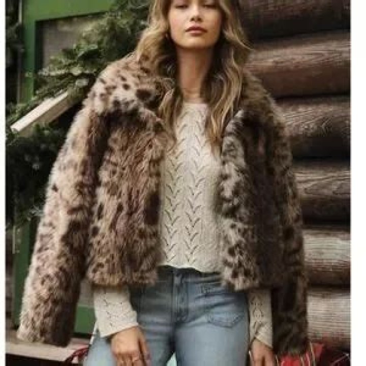 American Eagle AEO FAUX FUR MITTEN