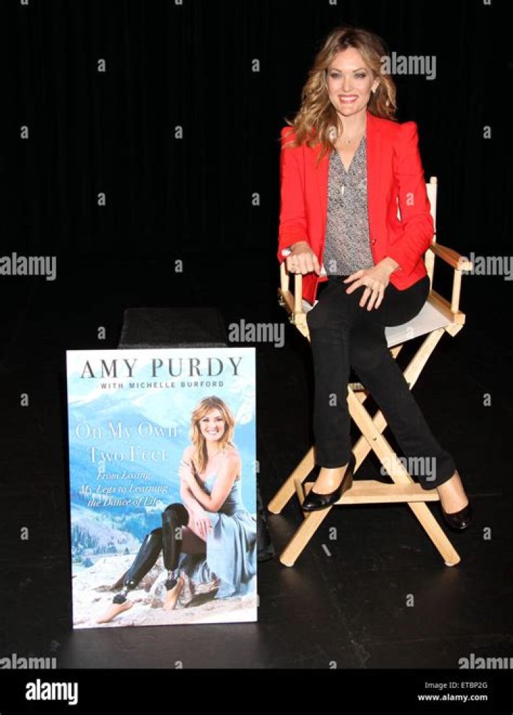 amy-purdy-book-signing-on-my-own-two-feet