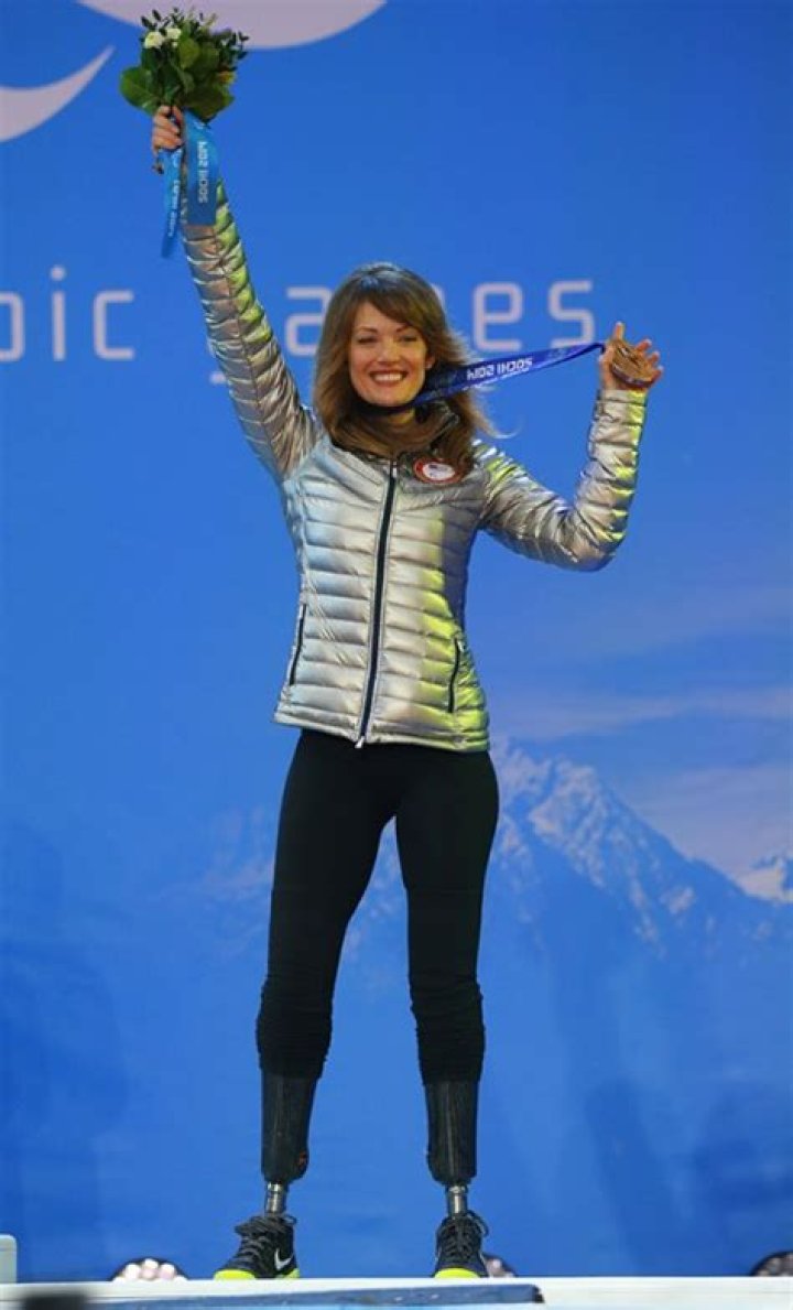 amy-purdy-competes-in-para-snowboarding