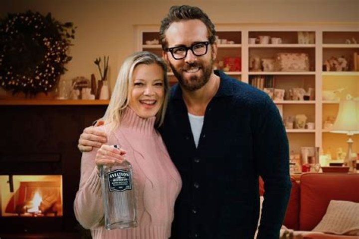 Amy Smart Ryan Reynolds