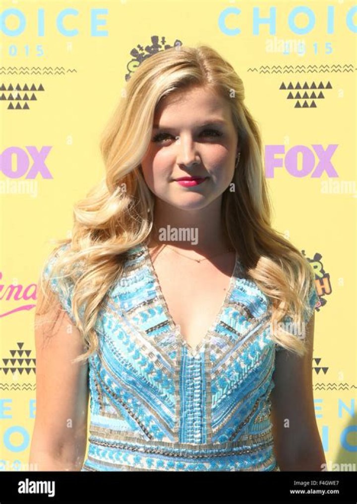 Anna-Grace-Barlow-teen-choice-awards-2015