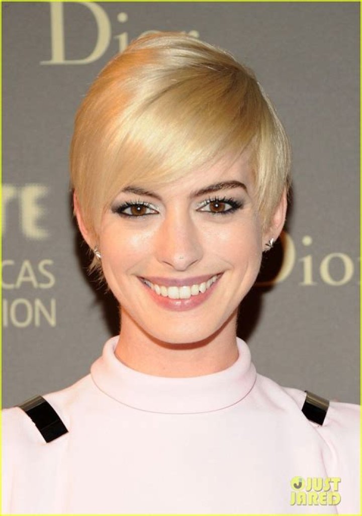 Anne Hathaway at the Tate Americas Foundation Artists Dinner
