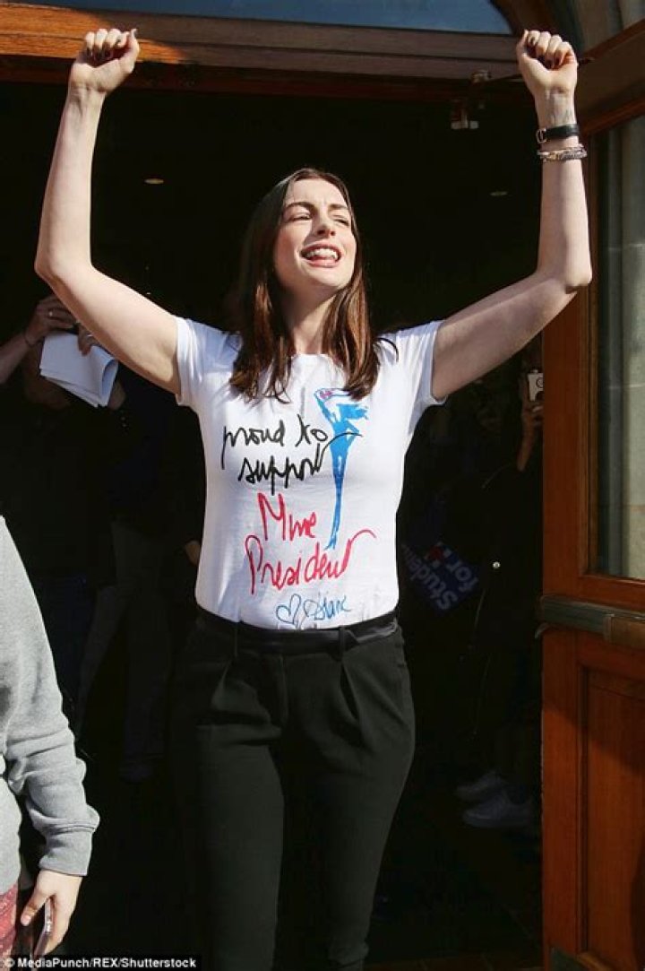 Anne Hathaway campaigns for Hillary Clinton