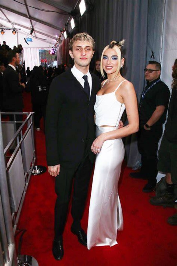 anwar hadid sophia piccirilli holds hands