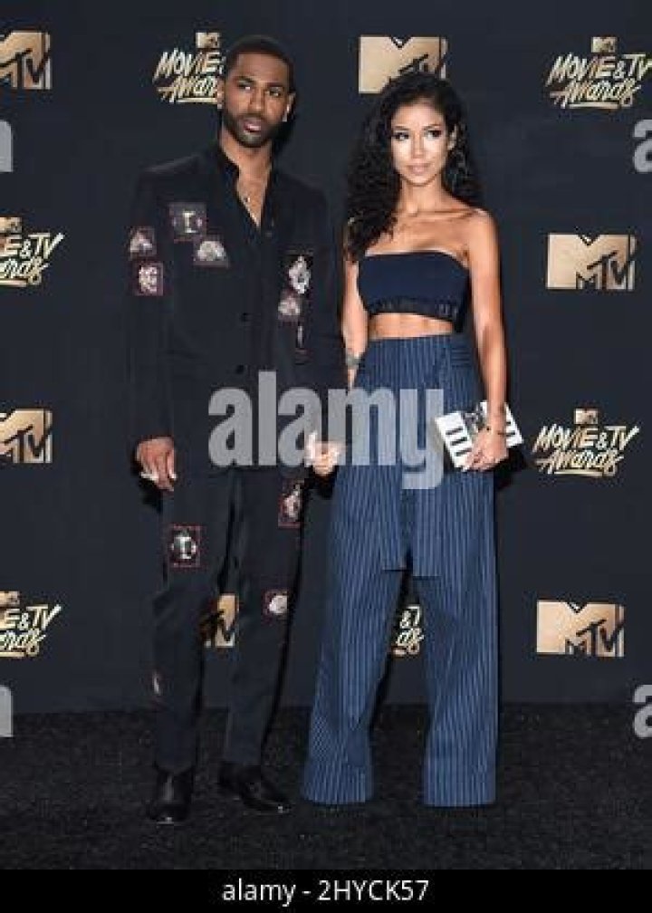 arriving to the 2017 MTV Video Music Awards at the Fabulous Forum in Inglewood, CA Pictured: Leah Messer,Jenelle Evans David Eason Jennifer Bartels Kyle Richards Mena Suvari Jeremy Scott Jasmine Sanders Joan Smalls Josh Peck Julia Michaels Katy Perry Keely Doty Ryan Ashley Nikki Simpson Kendrick Lamar Kodak Black Laura Marano Leah Messer Brian Gravely Lil Yachty Liza Koshy Lizzo Lorde Machine Gun Kelly Matt Cutshall Max Joseph Priscila Joseph Mel B Noah Cyrus Ocean Park Standoff Renee Bargh Ref: SPL1563571 280817 NON-EXCLUSIVE Picture by: SplashNews.com Splash News and Pictures Los Angeles: 310-821-2666 New York: 212-619-2666 London: 0207 644 7656 Milan: 02 4399 8577 World Rights