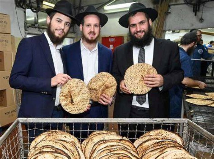 As the Jewish community prepares to celebrate Chanukah, His Majesty King Charles III visited JW3, a Jewish community centre that is open to all faiths and acts as a hub for the arts, culture, social action and learning in North London. Founded by Dame Vivien Duffield DBE, JW3 opened in October 2013 with a vision of a vibrant, diverse, unified British-Jewish community, inspired by and engaged with Jewish arts, culture, learning and life. King Charles III watched local school girls wrap presents King Charles III visits JW3 Jewish Community Centre, London, UK - 16 Dec 2022