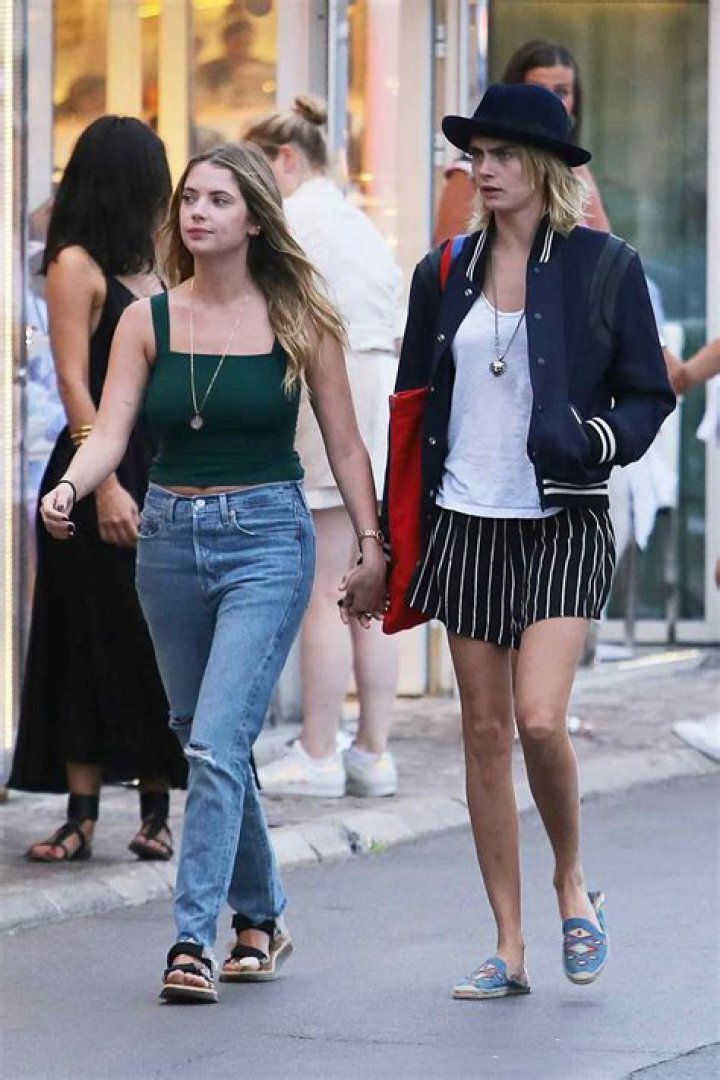 Ashley Benson Cara Delevingne