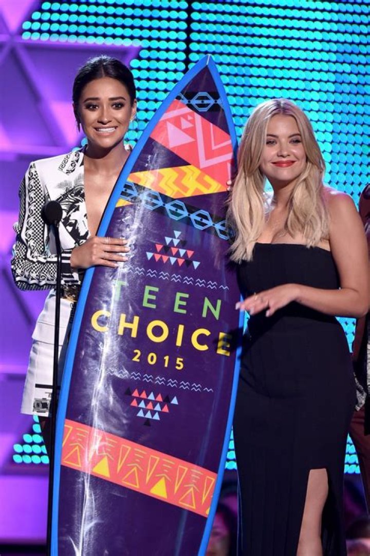 _Ashley-Benson-teen-choice-awards-2013