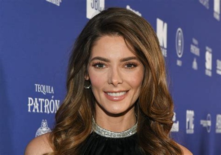 Ashley Greene Looks Elegant In Off-White