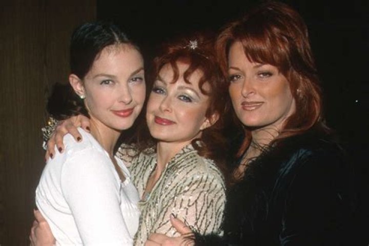 Ashley Judd, Naomi Judd, Wynonna Judd