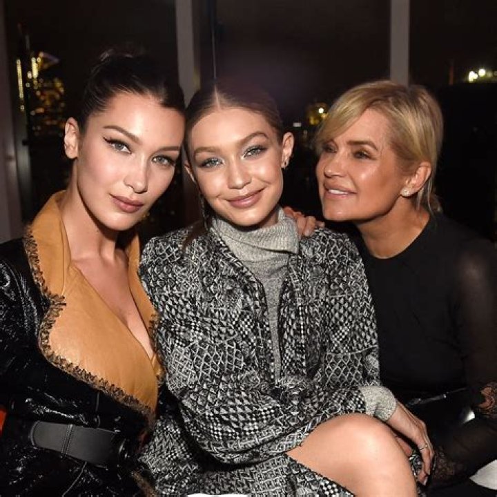 Bella Hadid Bella Hadid and Hailey Baldwin out and about, Miami Beach, Florida, USA - 29 Apr 2018 Bella Hadid and Hailey Rhode Baldwin crusing in a yatch in Miami Beach