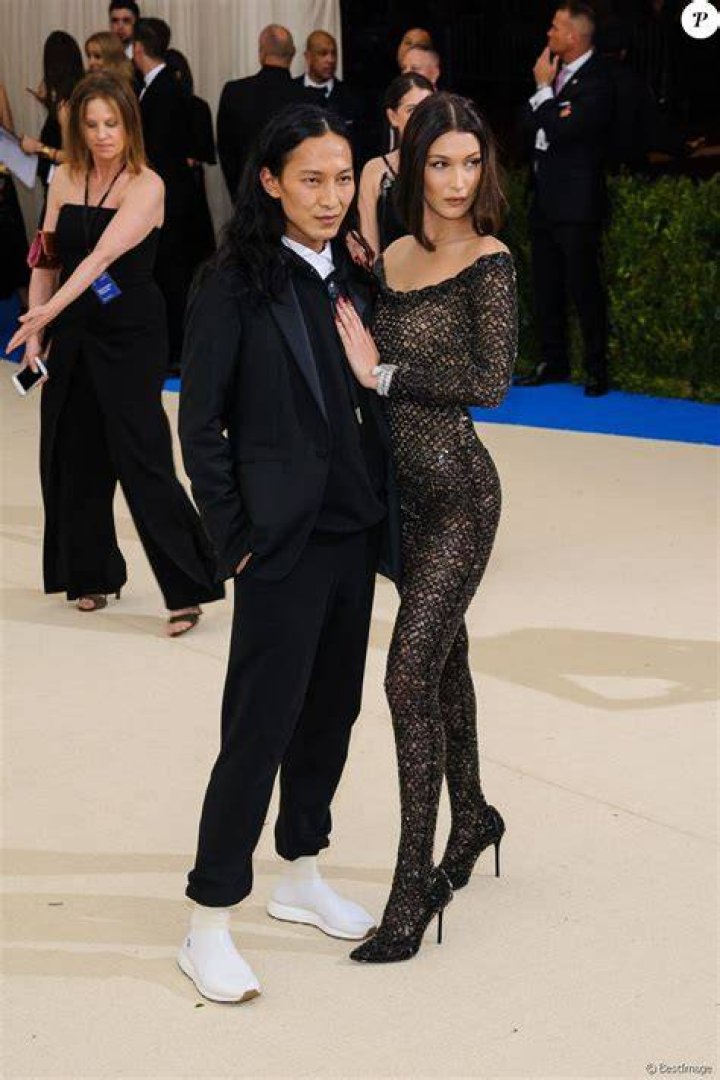Bella-Hadid-met-gala-2017-beauty