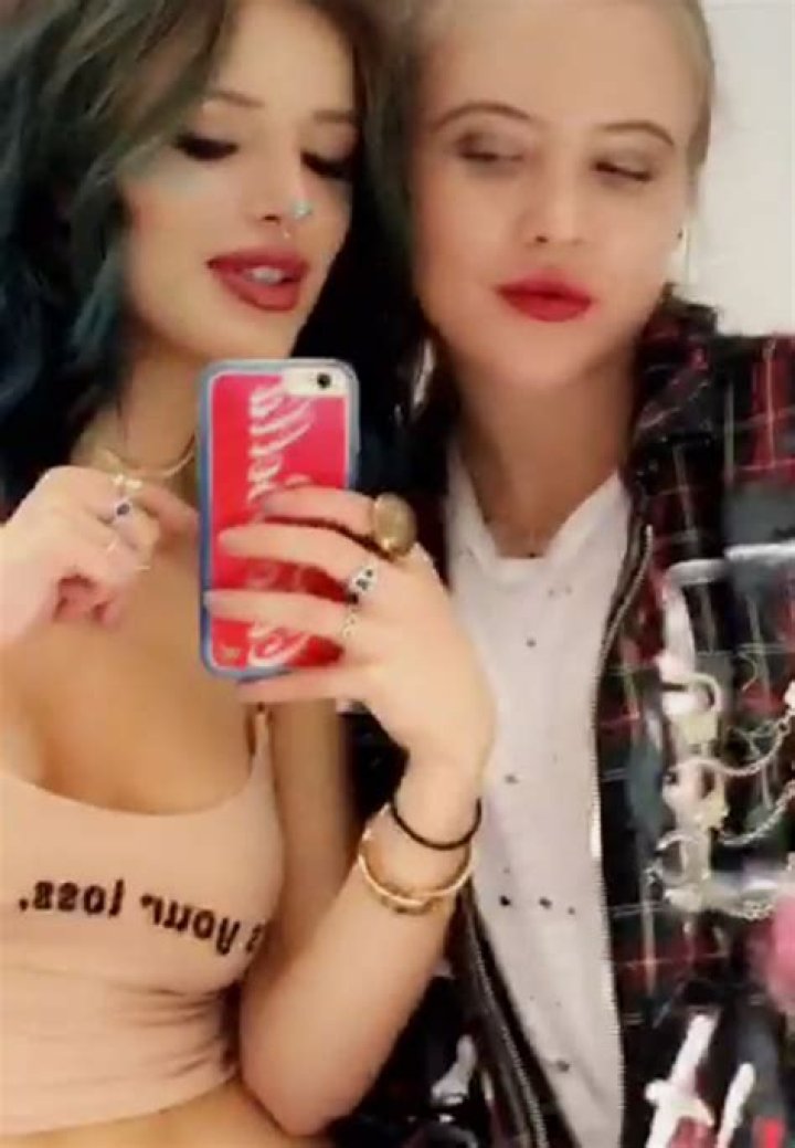 Bella Thorne Kissing Bella Pendergast