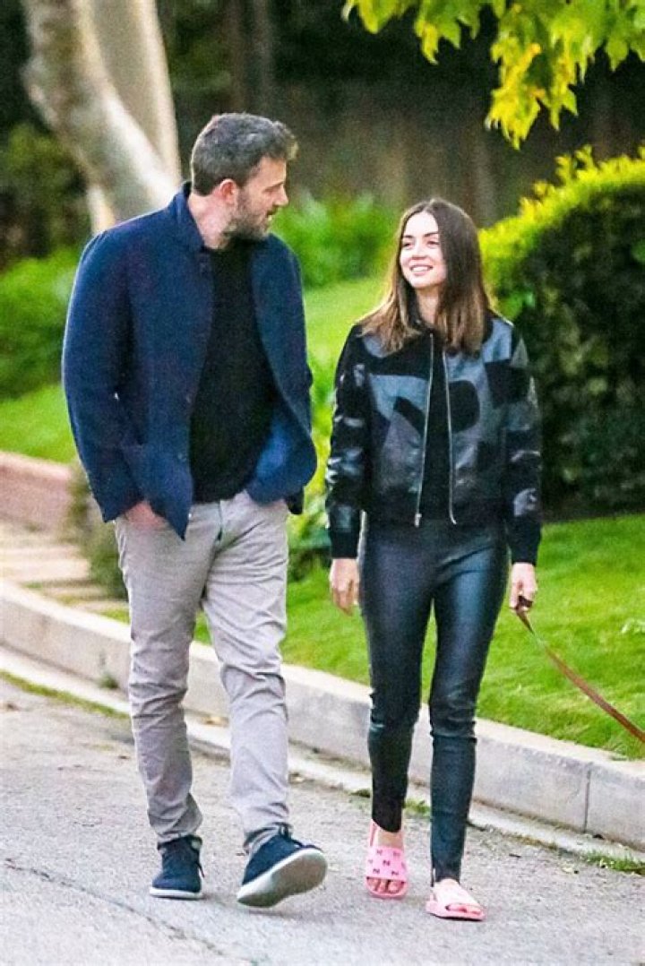Ben Affleck and Ana de Armas taking Seraphina Affleck and Samuel Affleck to walk the dogs in Los Angeles. 29 Nov 2020 Pictured: Ben Affleck. Ana De Armas, Samuel Affleck. Photo credit: CrownMedia/MEGA TheMegaAgency.com +1 888 505 6342 (Mega Agency TagID: MEGA718503_001.jpg) [Photo via Mega Agency]