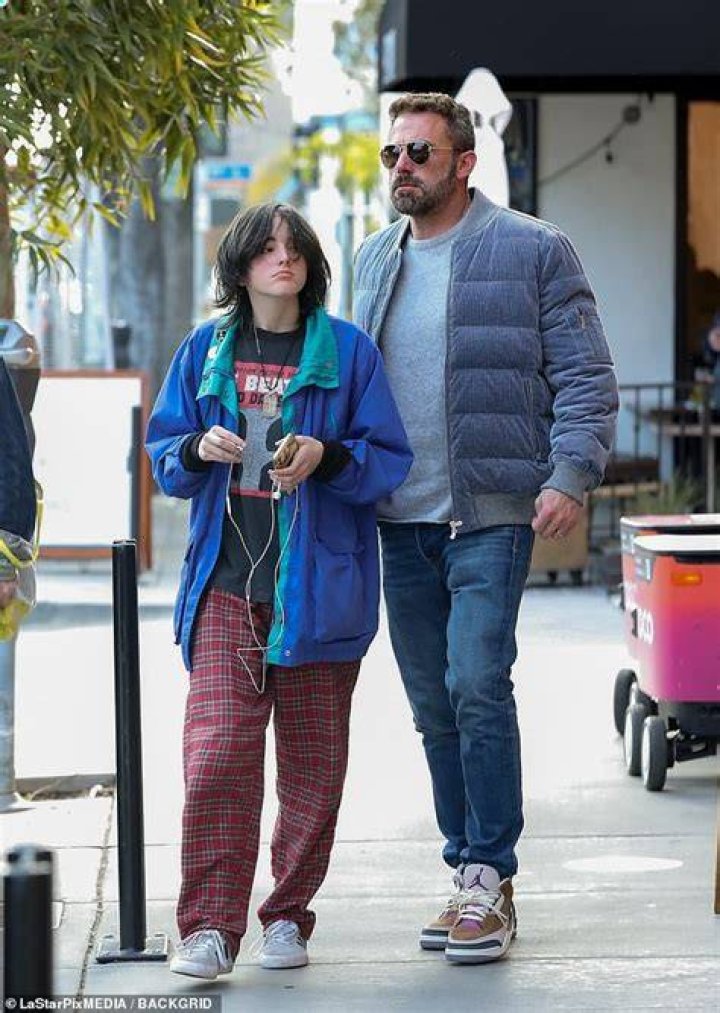 Ben Affleck & Daughter Seraphina Shop For Books