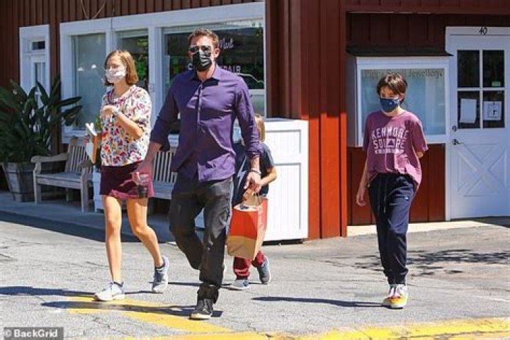 Ben Affleck enjoys some weekend hoops with his son Samuel in LA