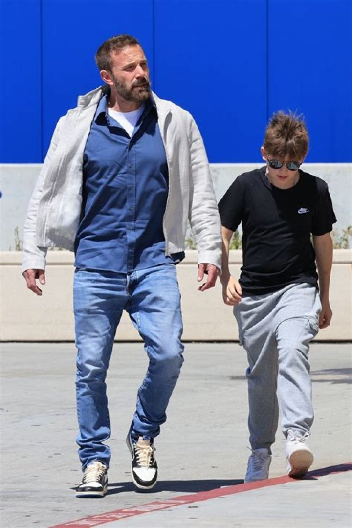 Ben Affleck Out With Samuel After His Honeymoon