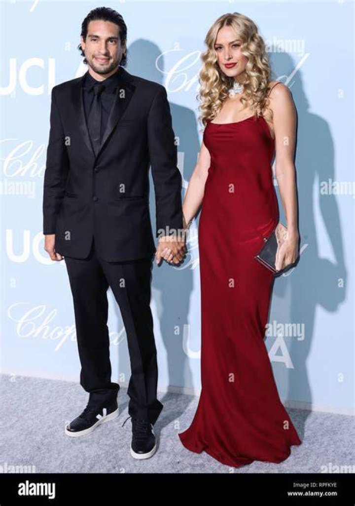 Benjamin Larretche & Petra Nemcova arrive at Elton John&rsquo;s Oscar party