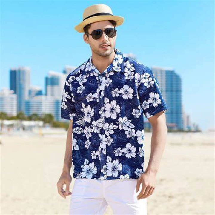 Best Men&rsquo;s Beach Shirt