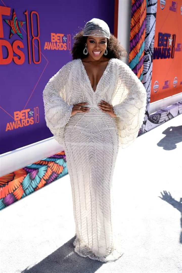 BET Awards 2018 &mdash; See The Hottest Couples On The Red Carpet