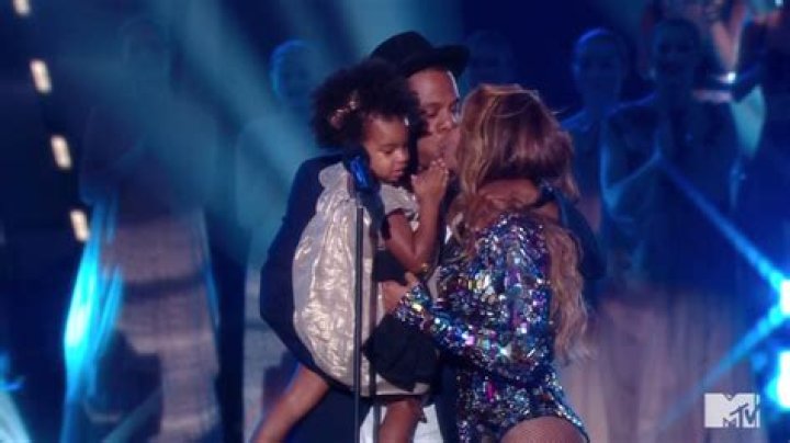 beyonce-performs-at-vmas-3