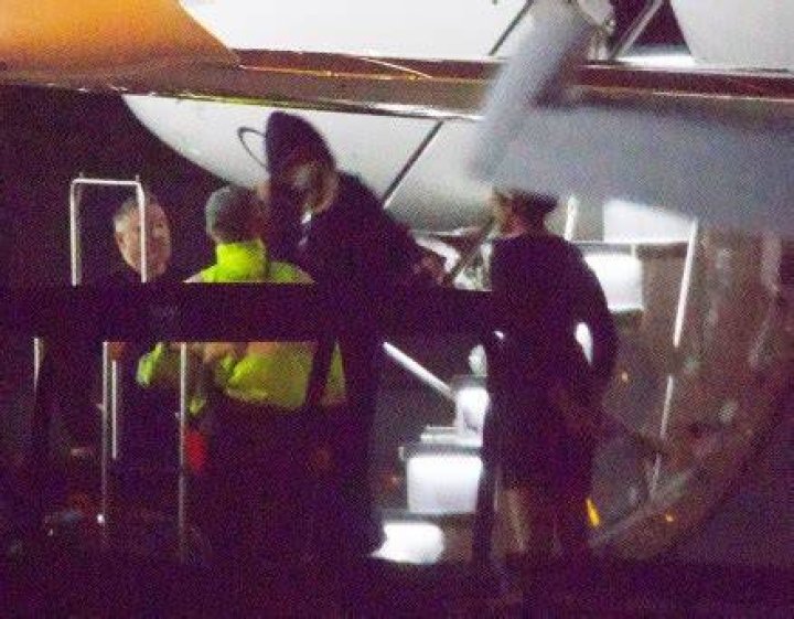Beyonce Touches Down In LA With Jay Z And Family After Extravagant Dubai Performance At Influencer Packed Hotel Opening. Pictured: Beyonce,Jay Z Ref: SPL5517750 270123 NON-EXCLUSIVE Picture by: SplashNews.com Splash News and Pictures USA: +1 310-525-5808 London: +44 (0)20 8126 1009 Berlin: +49 175 3764 166 World Rights, No France Rights