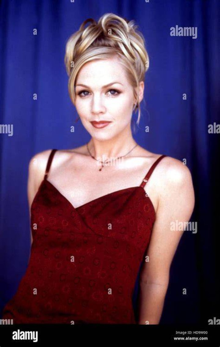 BH90210: L-R: Jennie Garth and Tori Spelling in the BH90210 "Reunion" series premiere episode airing Wednesday, Aug. 7 (9:00-10:00 PM ET/PT) on FOX. &copy;2019 Fox Media LLC Cr: Shane Harvey/FOX