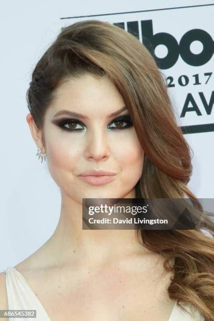 billboard-awards-2017-beauty-amanda-cerny