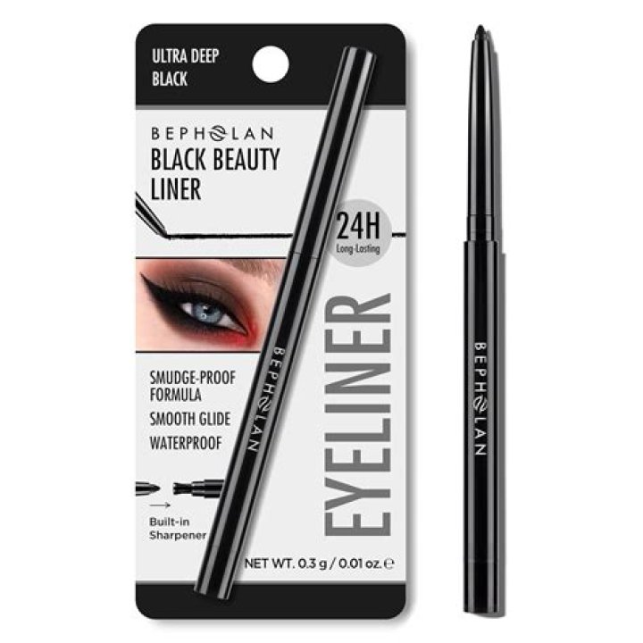 black eyeliner