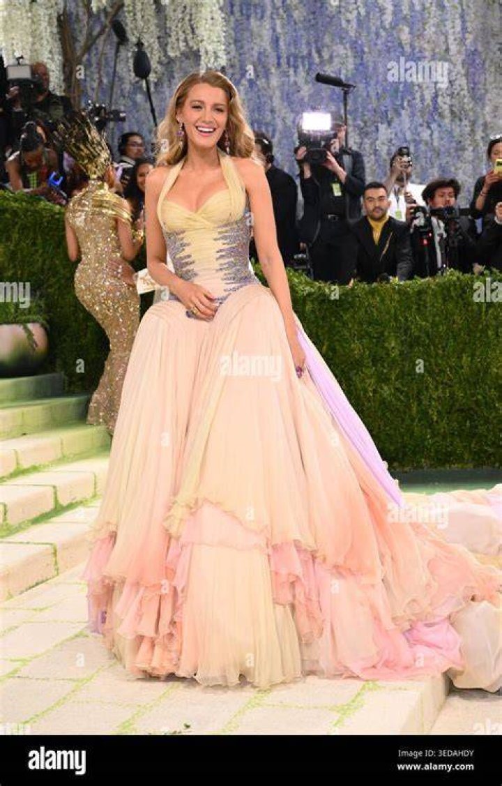 Blake Lively Costume Institute Benefit celebrating the opening of In America: An Anthology of Fashion, Arrivals, The Metropolitan Museum of Art, New York, USA - 02 May 2022 Wearing Atelier Versace