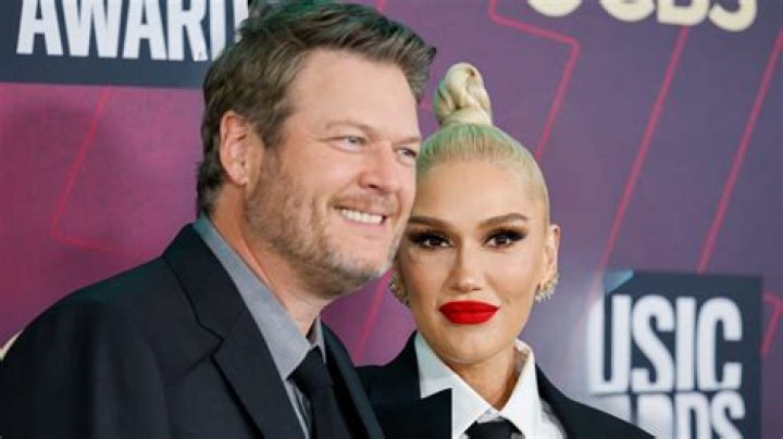 Blake Shelton, left, and Gwen Stefani perform Go Ahead and Break My Heart at the Billboard Music Awards at the T-Mobile Arena, in Las Vegas 2016 Billboard Music Awards - Show, Las Vegas, USA