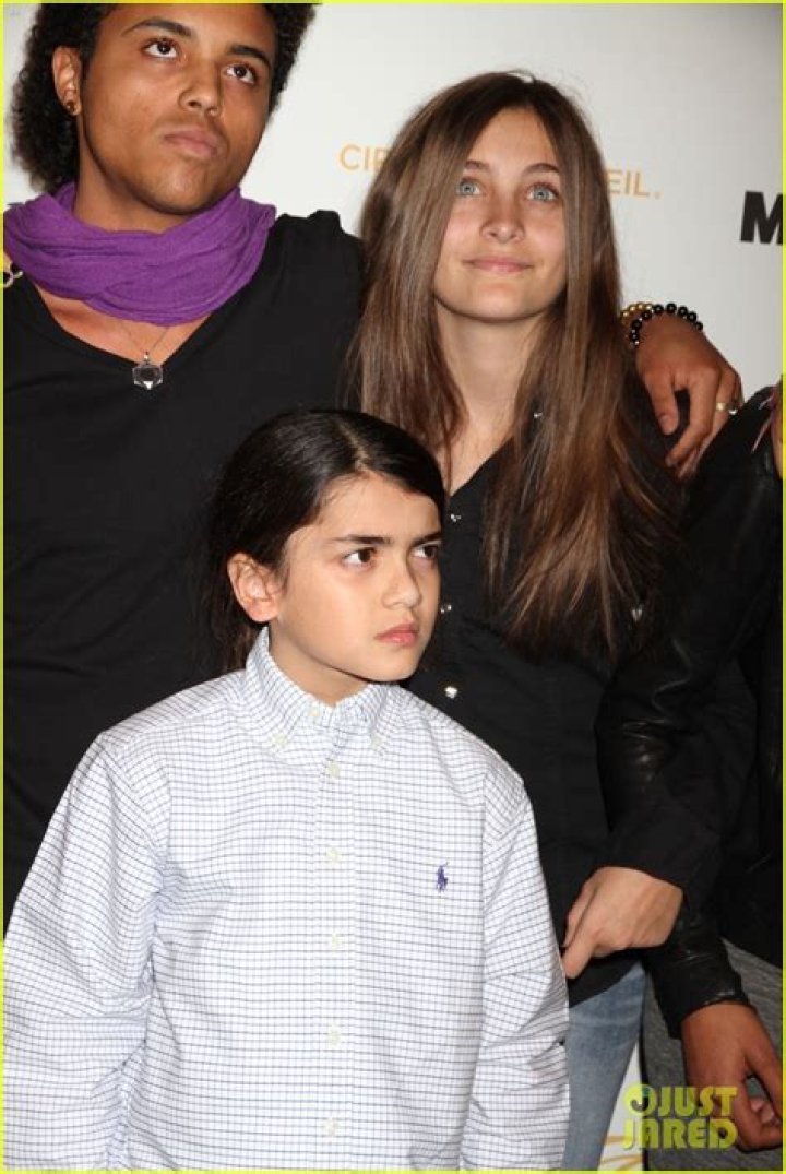 blanket paris jackson