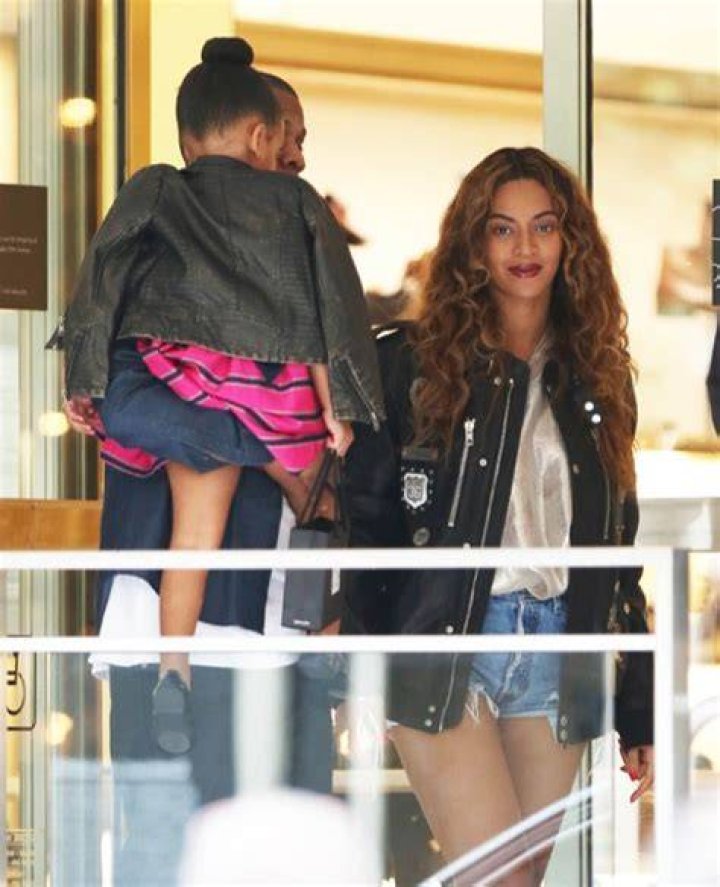 blue ivy beyonce shopping beverly hills