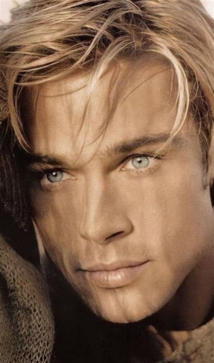 Brad Pitt looking so handsome
