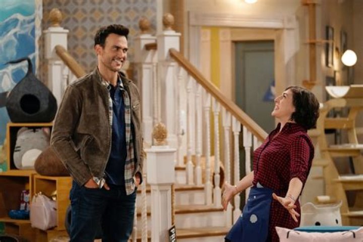 CALL ME KAT: L-R: Cheyenne Jackson, Kyla Pratt, Mayim Bialik, Julian Gant, Swoosie Kurtz and Leslie Jordan. CALL ME KAT will have a special series premiere Sunday, Jan. 3 (8:00-8:30 PM ET/PT), following the NFL ON FOX doubleheader. The series then makes its time period premiere Thursday, Jan. 7 (9:00-9:30 PM ET/PT) on FOX. &copy;2020 FOX MEDIA LLC. Cr. Cr: Lisa Rose/FOX.