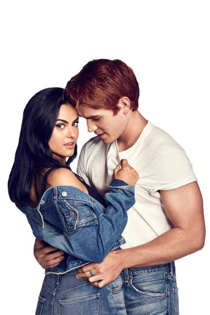 Camila Mendes KJ Apa