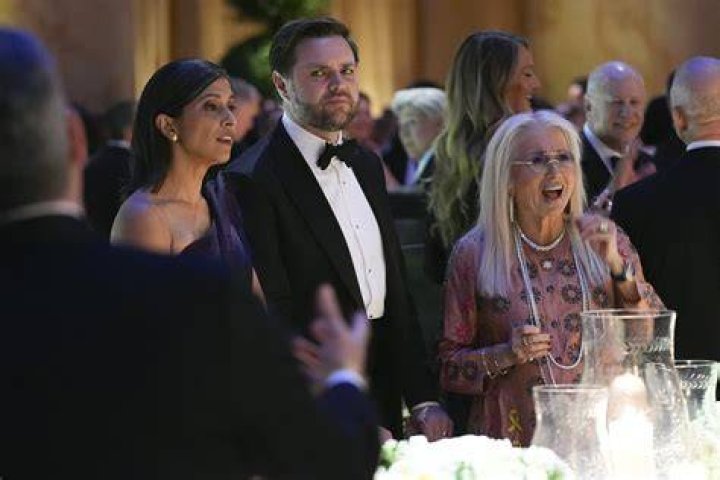 candlelight-dinner-trump-6